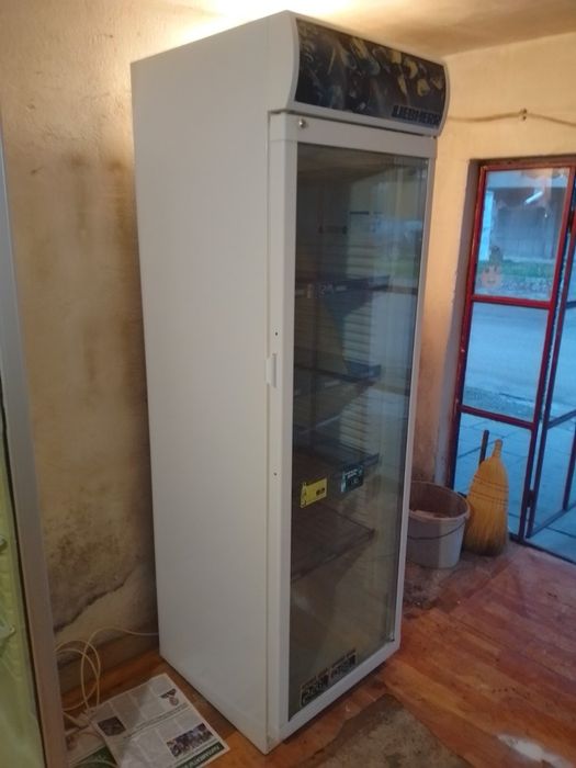 Витрина в перфектно техническо състояние