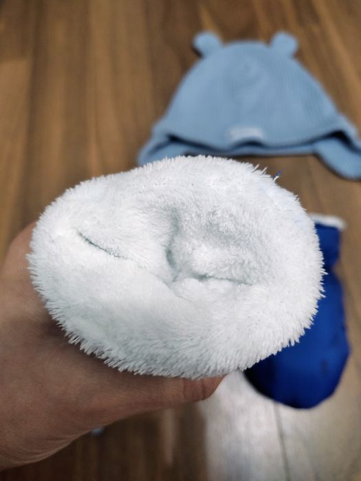 Set mănuși + căciuliță (cadou) | 3-6 luni