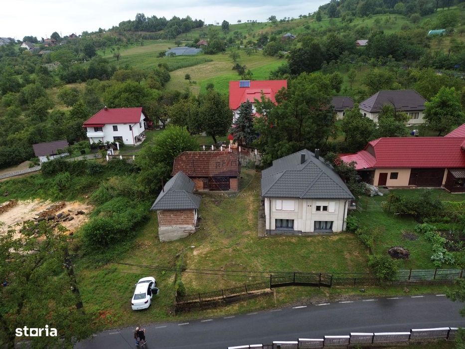 De vânzare casă din caramida cu teren – zonă Pensiunea Secret Garden
