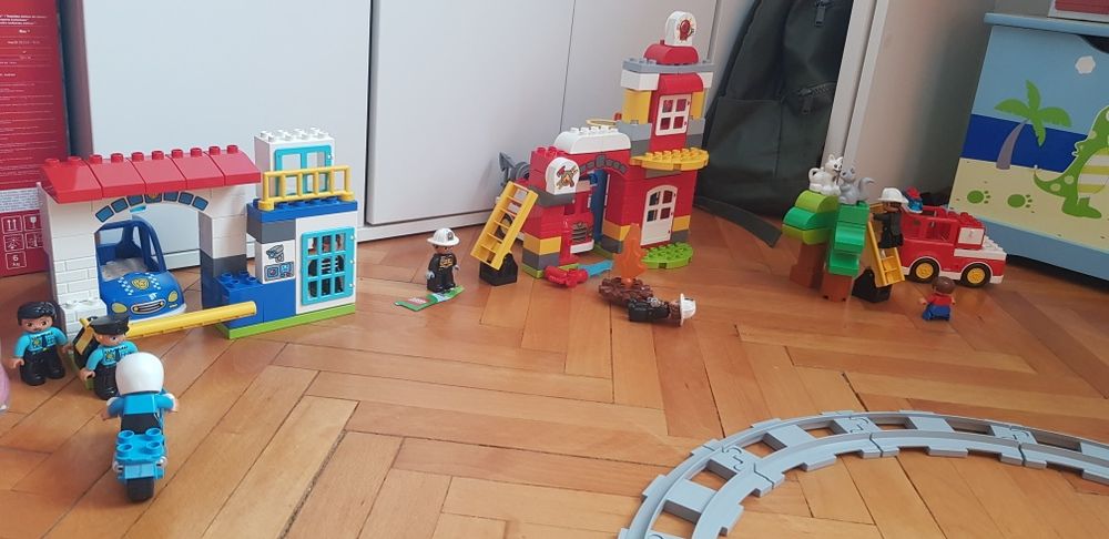Lego duplo 1-5 ani Farmers' Market, Police, Fire Station, Fire Truck..