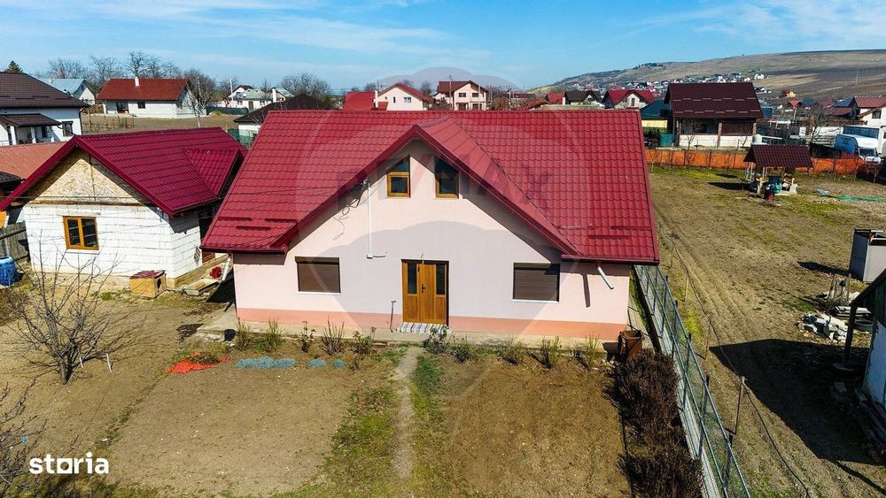 Casă de Vânzare, 3 Camere, 1577mp Teren la E58 - Lețcani, Iași