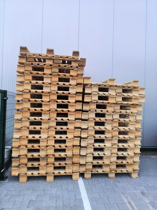 Продавам палети различни размери