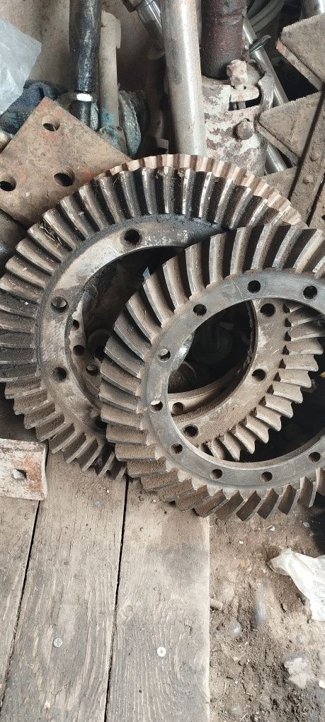 Xohlagan turdagi traktor zapchastlari bor