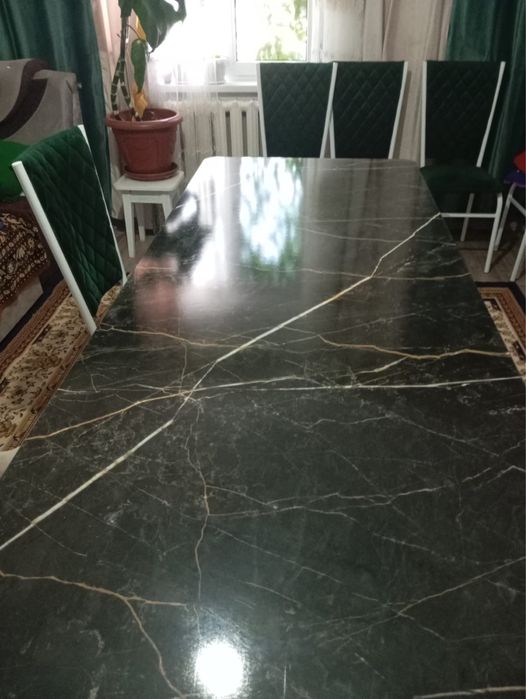 Срочно продам стол
