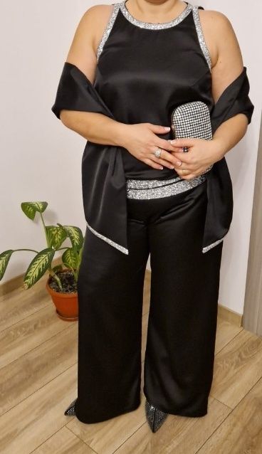 Rochie de seară neagră, material neşifonabil