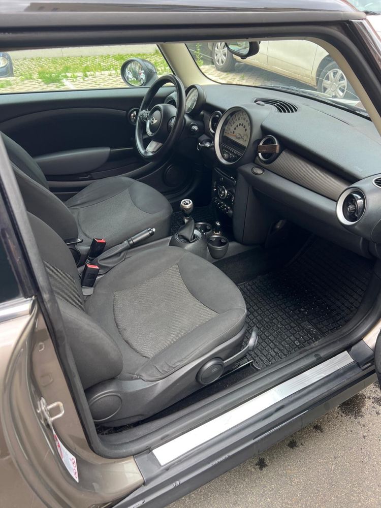 Masina mini Cooper