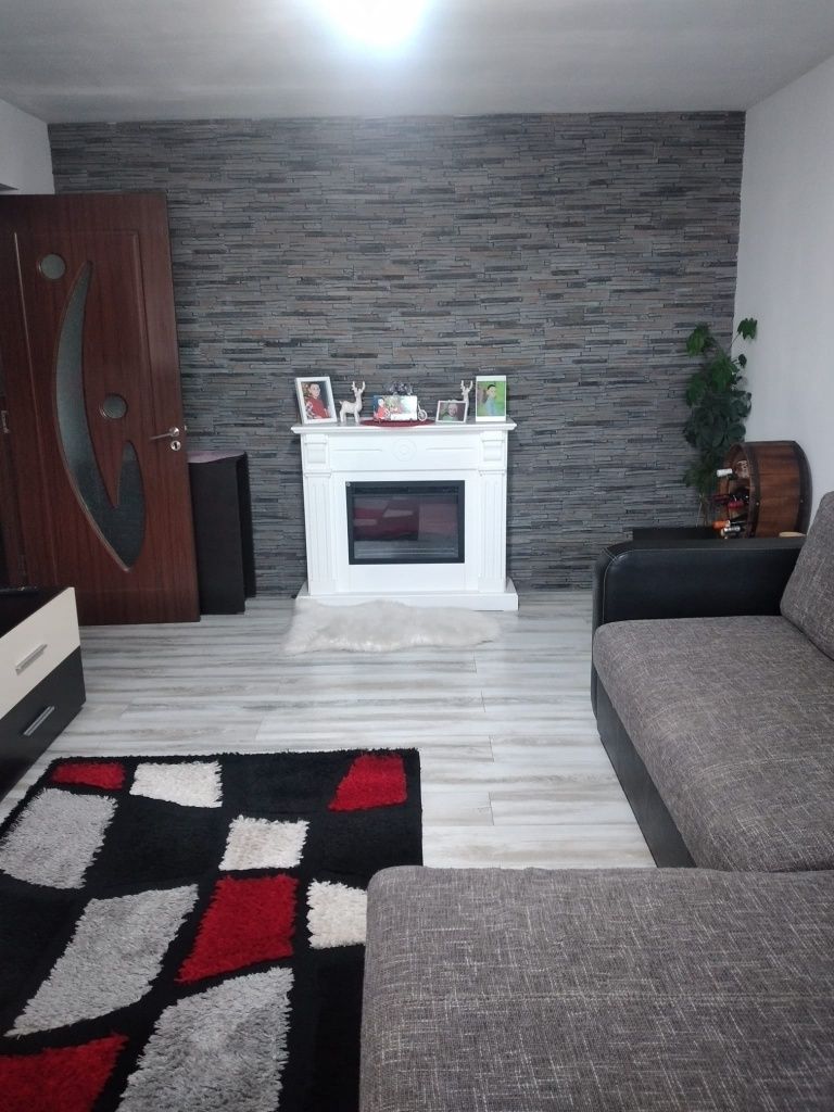 Vând apartament (70mp)În Oltenița bdul Mărășești