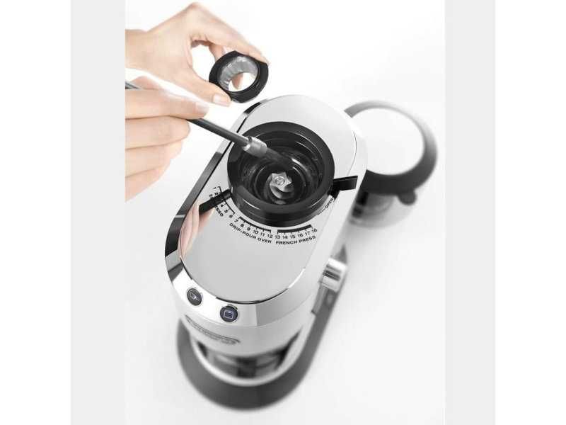 Електрическа Kафемелачка с 18 Степени на Смилане De’Longhi KG 520.M