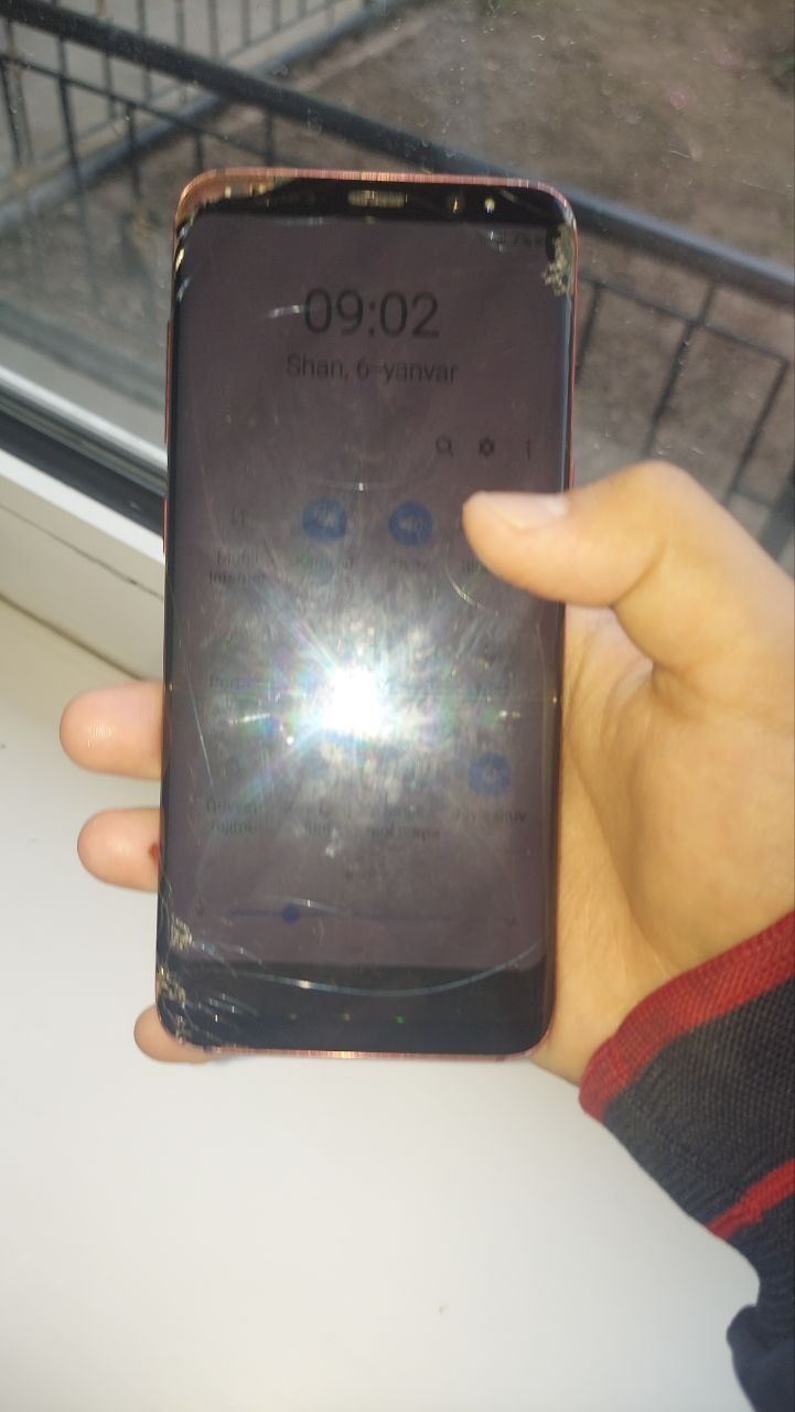 Samsung S8 Qizil