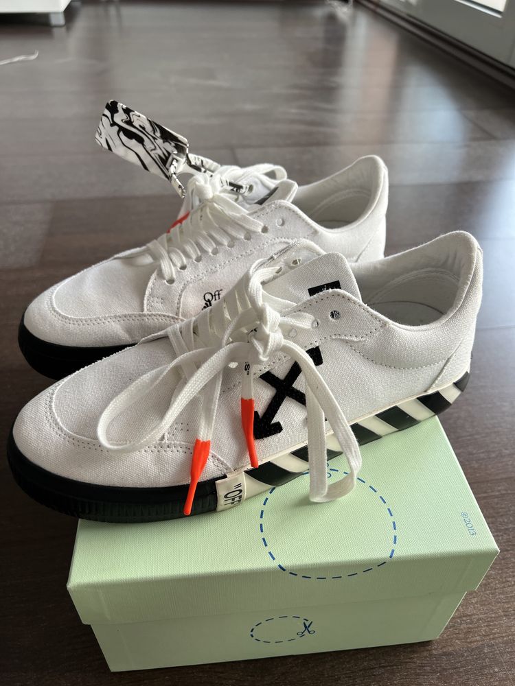 Sneakers Off-White Vulcanized