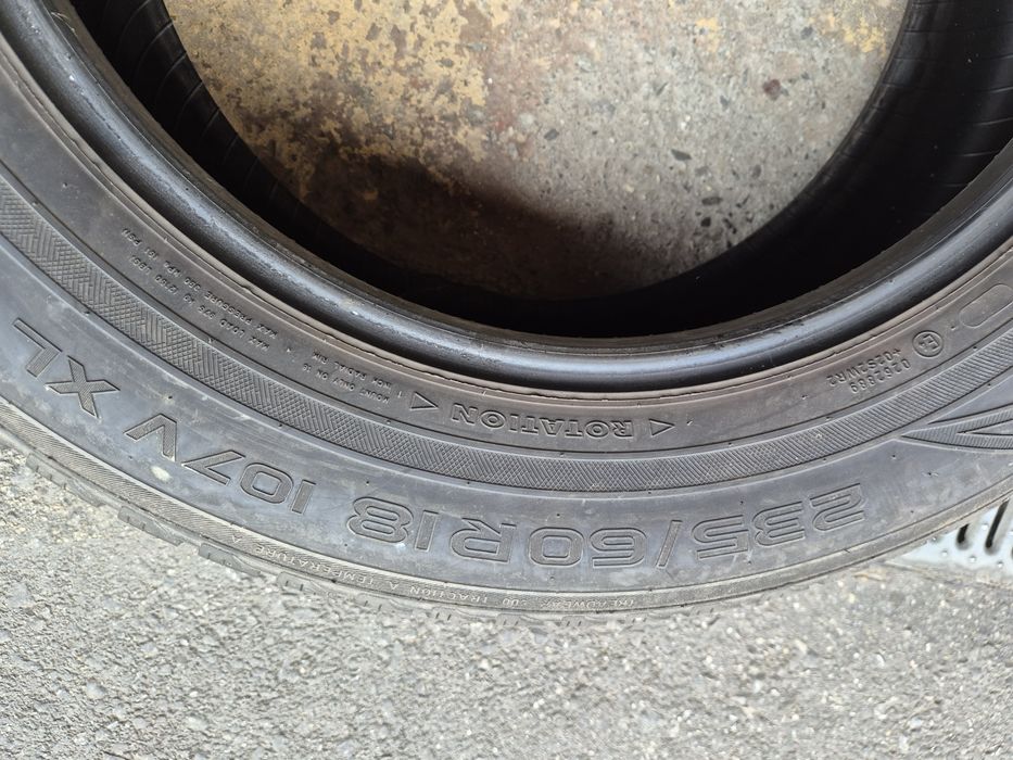 Vând cauciucuri 235/55/18 M+S //Nokian// 2 buc