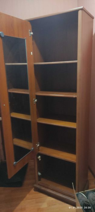 Шкафчик для вещи можно на офис поставить