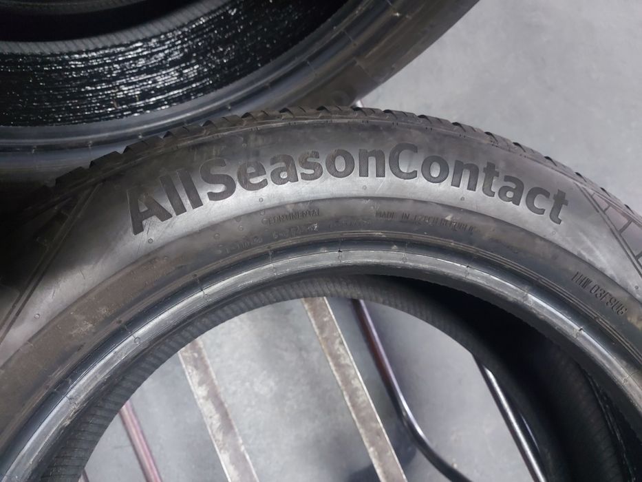 235/55R18 Continental Allseason