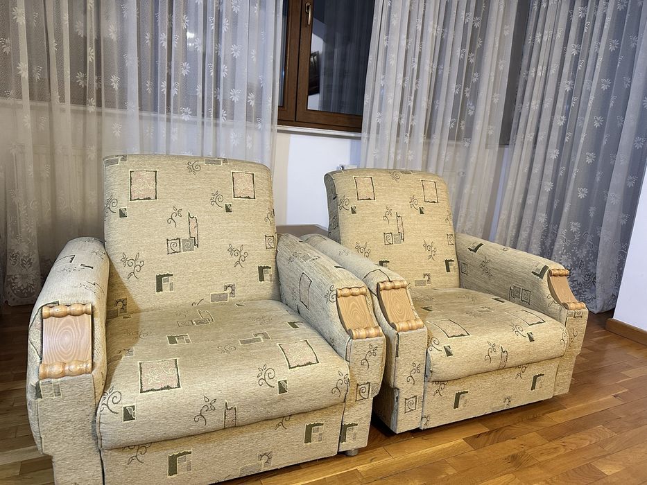 Fotolii lemn si textil vintage
