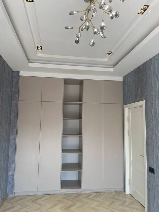 Dumbrabotda 1 sotix 4 xona katej sotiladi