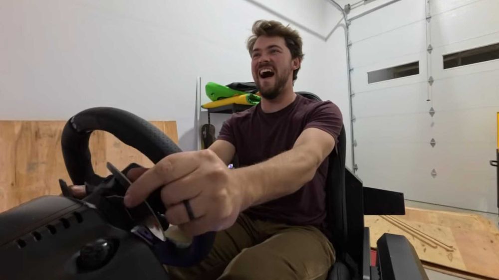 Вътрешен 3-екранен 6-DOF 9D състезателен автомобилен симулатор