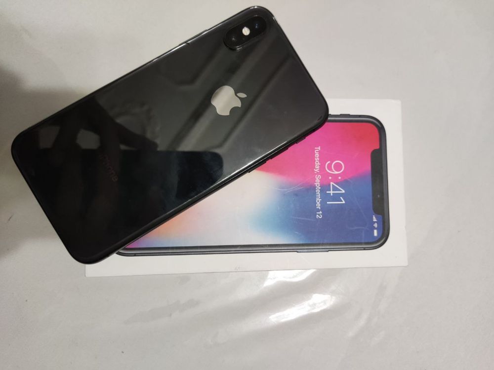 Продается iPhone X 64gb черный