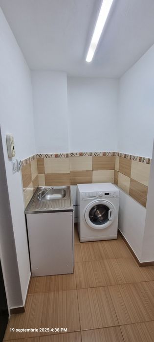 Inchiriez garsoniera