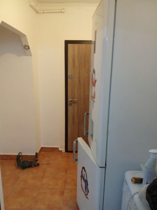 Închiriez garsoniera