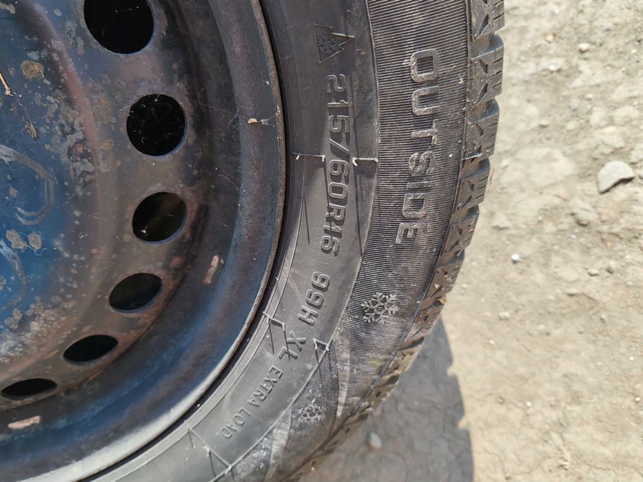 Vând genți iarnă Ford Mondeo MK5 cu cauciucuri 215/60/16 preț 900 lei