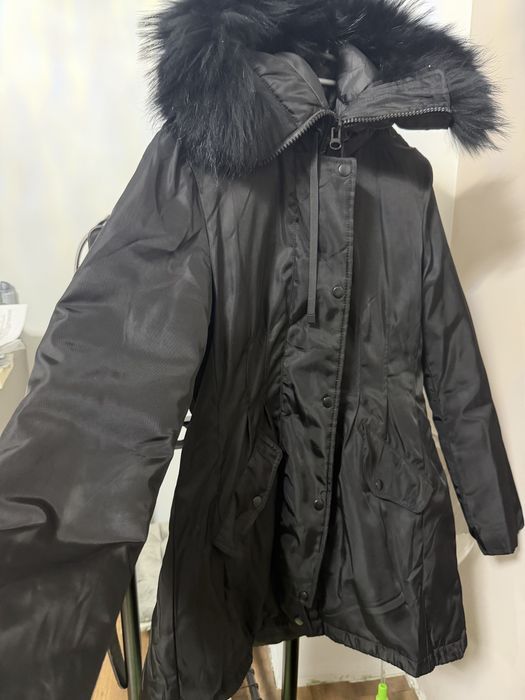 Зимно черно яке с качулка естествен косъм