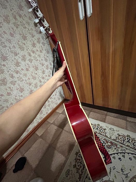 продам гитару, adagio, футляр в подарок