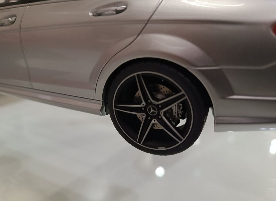 Mercedes w204 C63 AMG 1:18