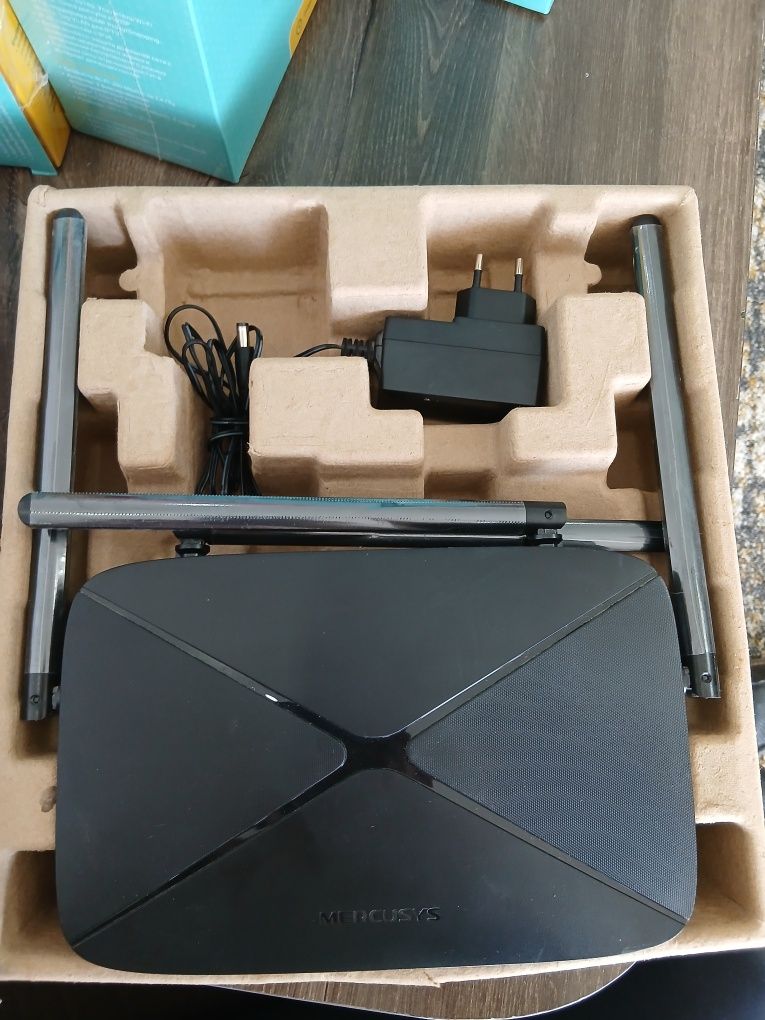 AC 1300 Wireless Dual Band Gigabit Router
