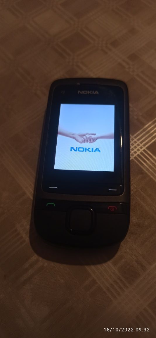Nokia и зарядно. .