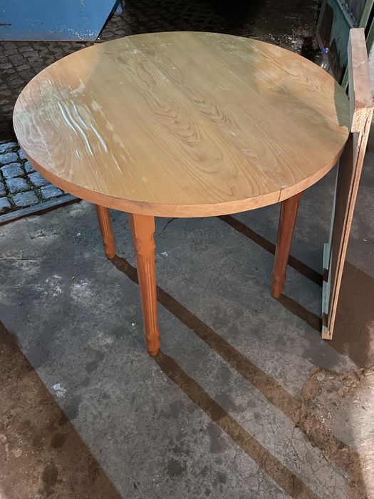 Дървена маса кръгла