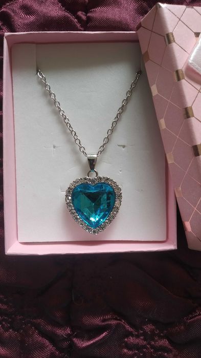 Дамски, сребърен комплект-гривна и ланец  В кутия