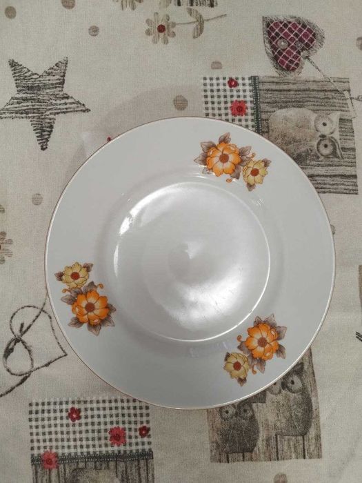 Порцеланови чинии - подарявам