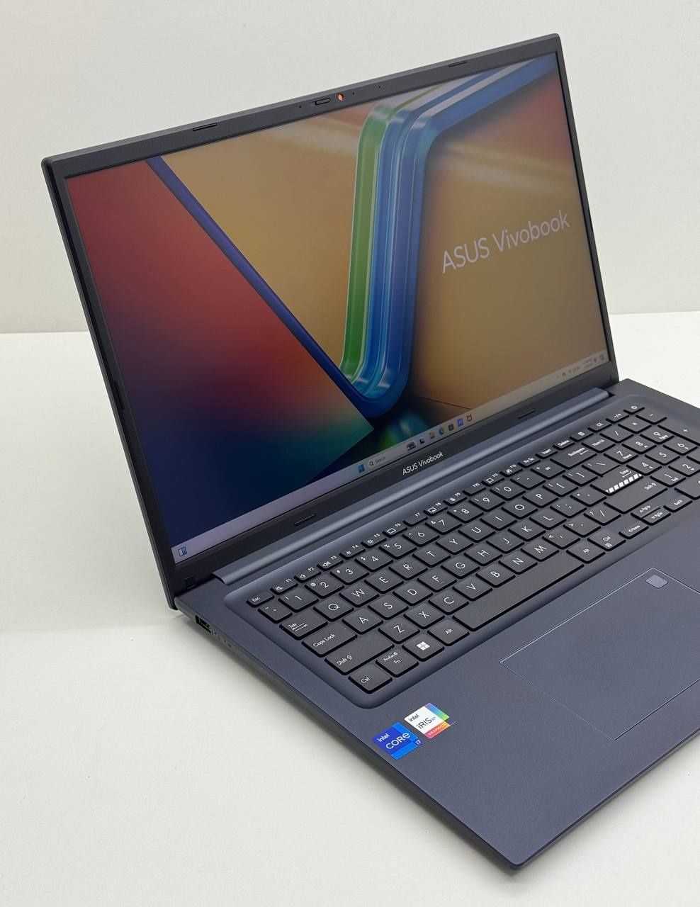 Asus VivoBook Intel Core i3 1115 8/256 SSD как новый полный комплект