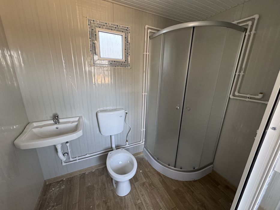 Vând containere modulare cu grup sanitar și standard