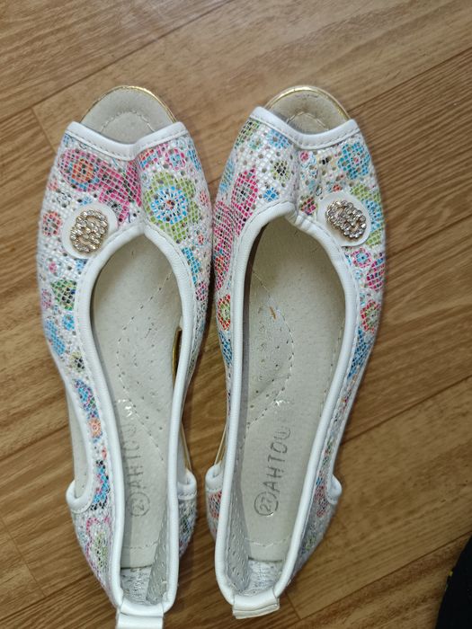 Босоножки новые,  летние