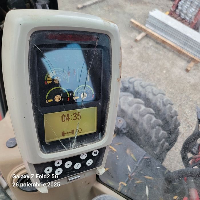 Escavator Caterpilar pe roti nu merge în parametri