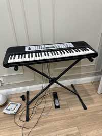 Синтезатор Yamaha YPT-270 черный + подставка и педаль.