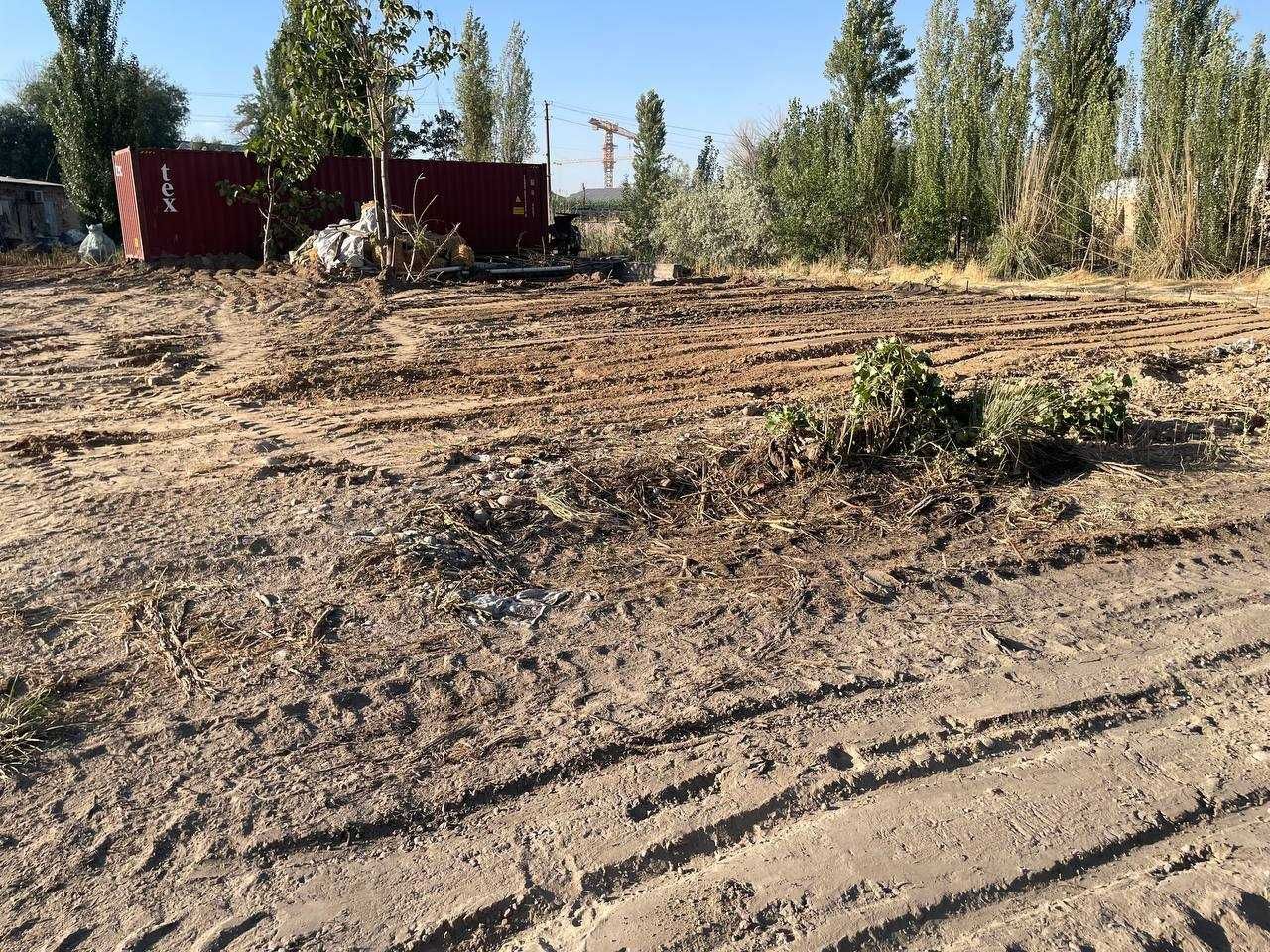 Ijaraga yer maydoni beriladi. Сдаётся в аренду земельный участок