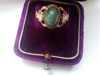 Стар руски златен пръстен СССР  с естествен зелен камък
