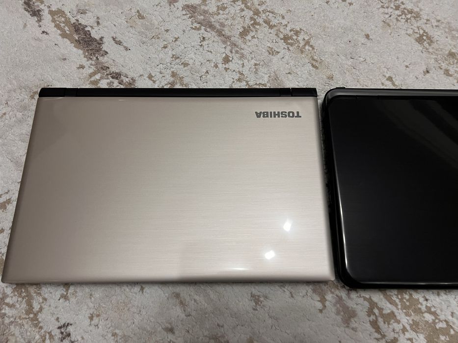 Два броя лаптоп Dell и Toshiba