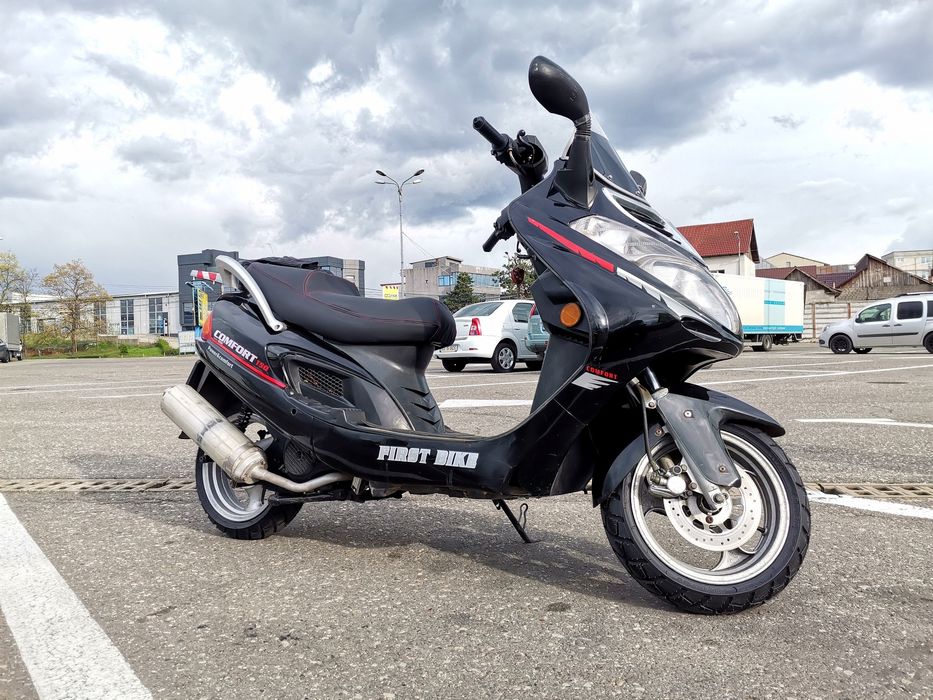 Scuter 150cc in stare foarte buna, toate actele+fiscal 1050 euro