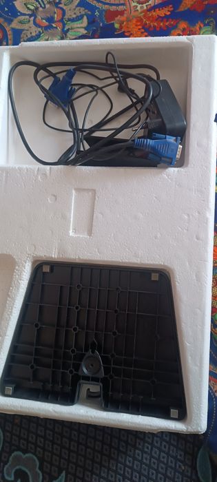 Kampyuter Manitori satiladi