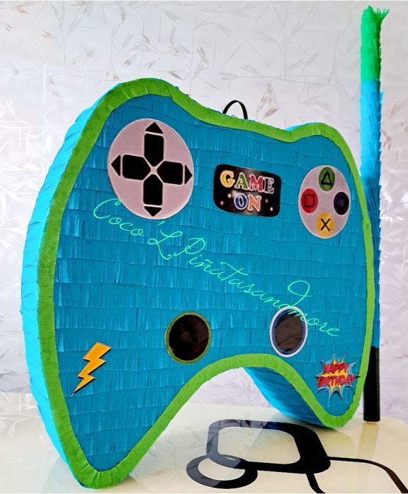 PiñataDinozaur,OuPaște,Rachetă,SpiderManStitch,AmongUs,Controller