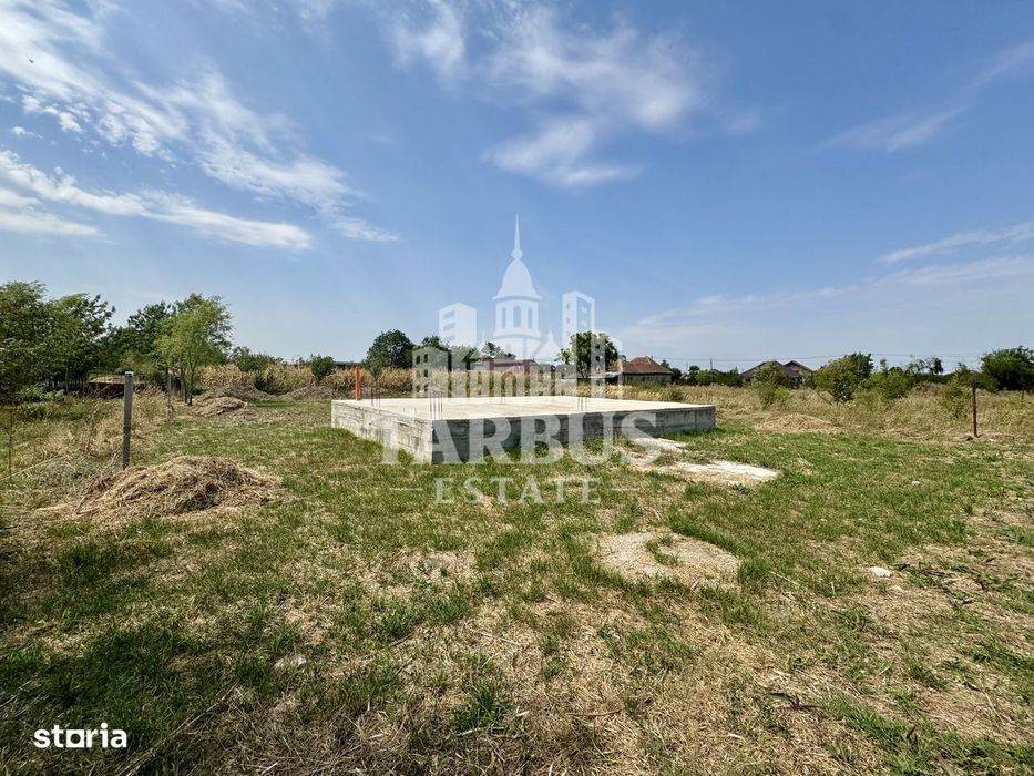 Teren de 700mp cu fundatie si proiect casa 80mp, in Jebel