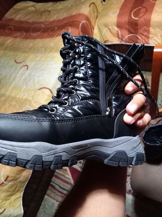 Зимни  боти само са пробвани