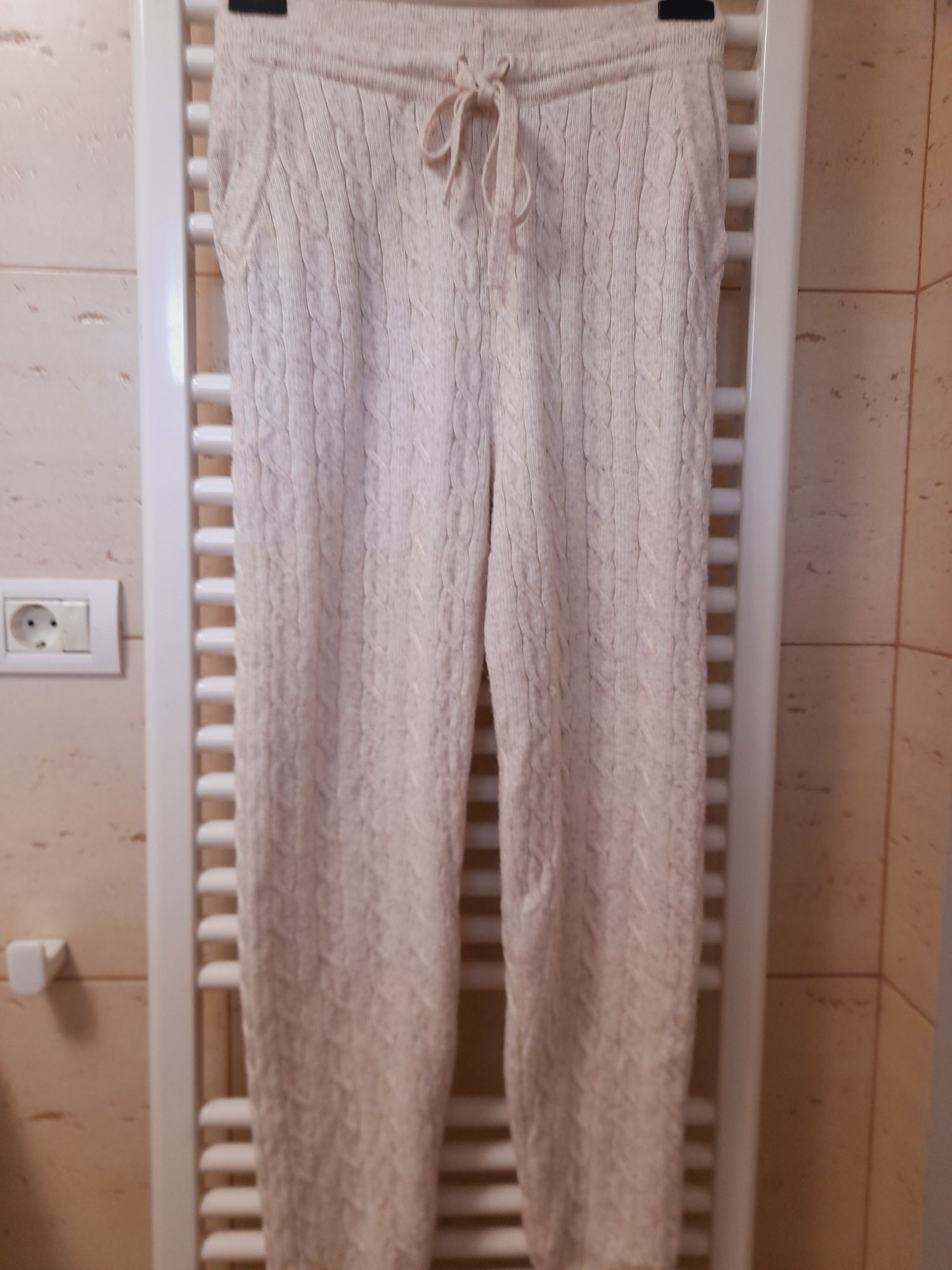 Pantaloni tricot C&A, pentru damă