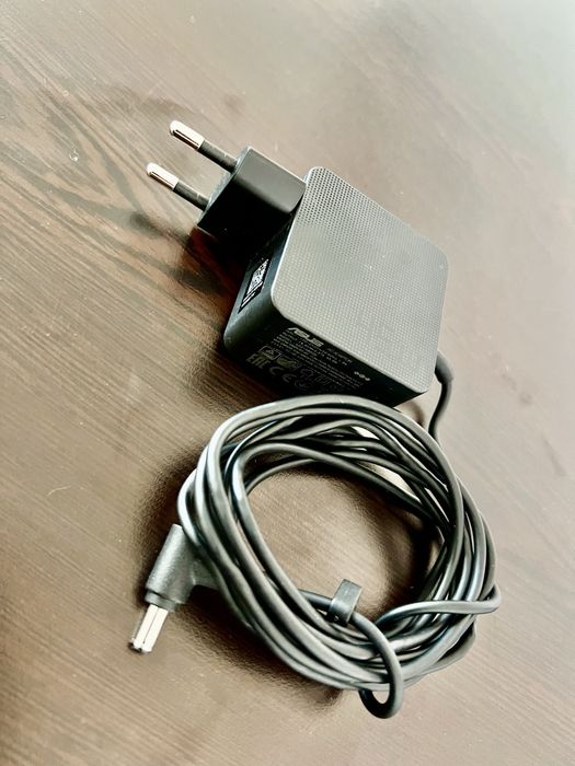 Laptop Asus Vivobook 17 X1704VA-i7/ 16 GB RAM -1 TB SSD