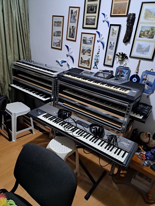 Vând sintetizatoare modele vechj