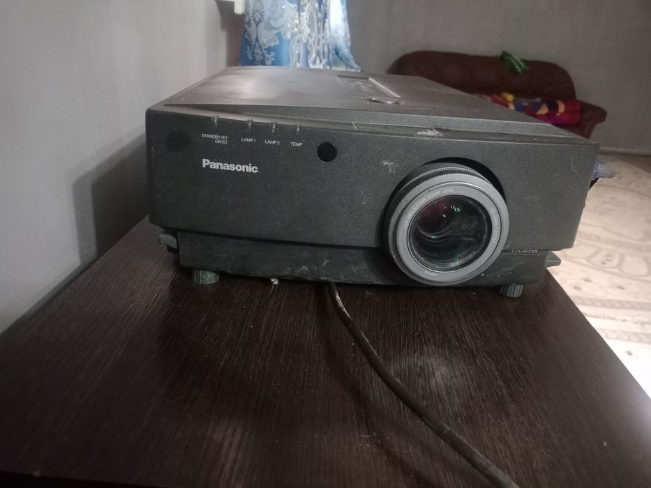 Проектор Панасоник большой