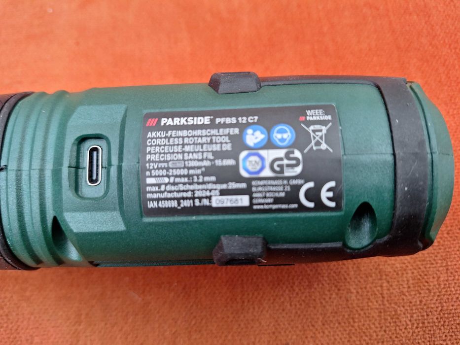 Masina de gaurit si slefuit  fin cu acumulator, model -  PFBS 12C7